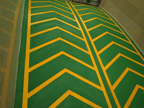 無(wú)震動(dòng)防滑坡道