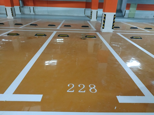 停車(chē)位標(biāo)線(xiàn)